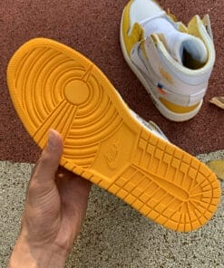 Alternative view of Air Jordan 1 Yellow White